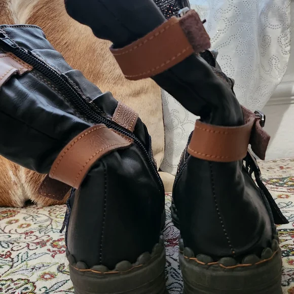 Black and Brown Women's Boots - Picture 8 of 8